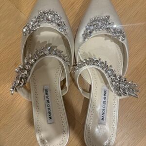 Manolo Blank White Lurumflat Size 40 IT (US Size 10)